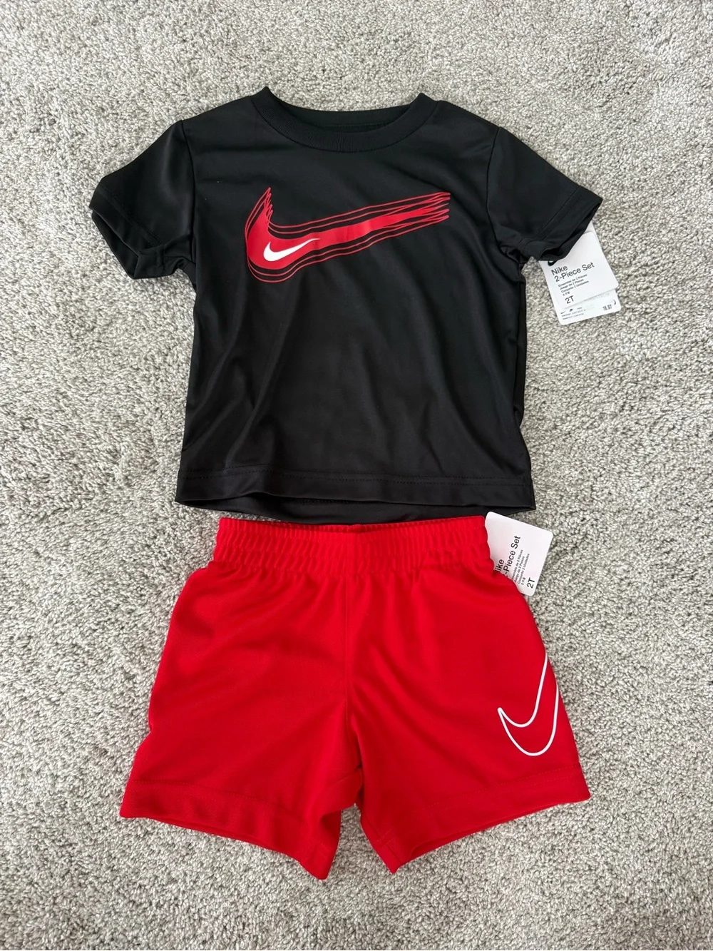 Nike Toddler Boys 2PC Set in University Red - Size 2T